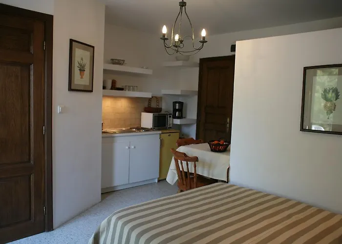 Les Mandariniers Lejlighedshotel Hyères