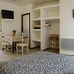Aparthotel Résidence Les Mandariniers 4*