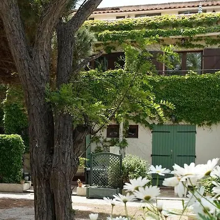 Les Mandariniers Aparthotel